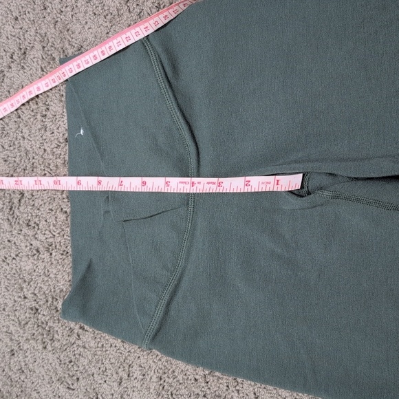 Old Navy Active Power Chill Crossover Panel Bike Shorts Sage Green XS - Picture 7 of 9